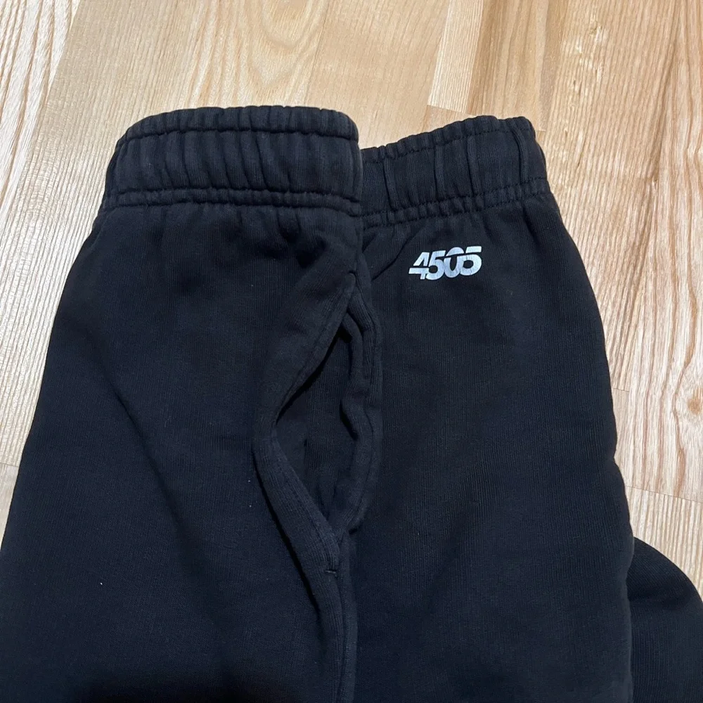Jogger - Picture 4 of 4